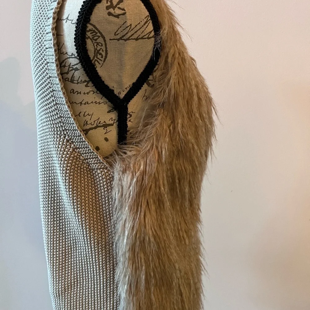 Sebby Collection faux fur sweater vest - Picture 3 of 5